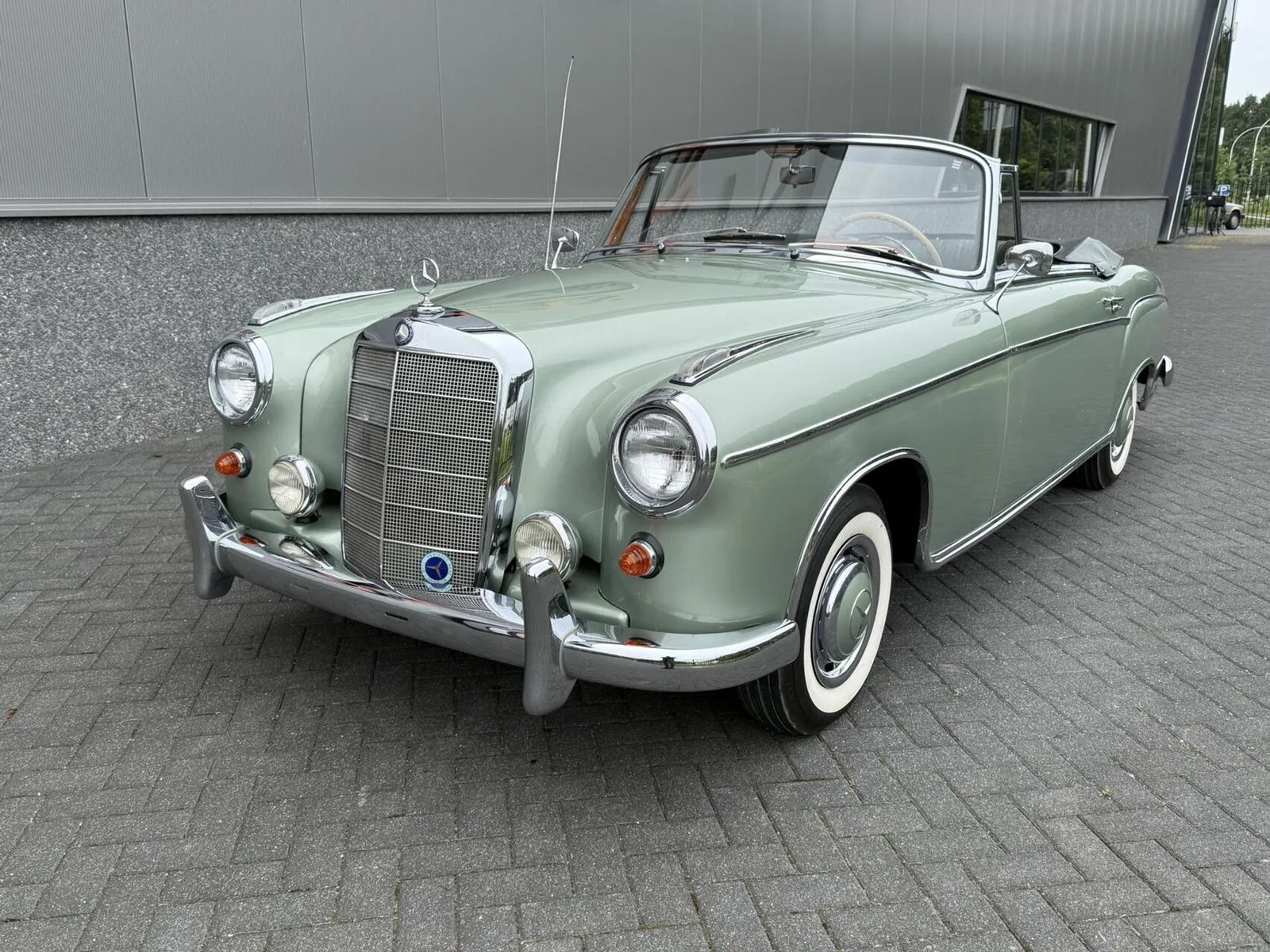 Mercedes-Benz 200-Serie (1958) — foto 1