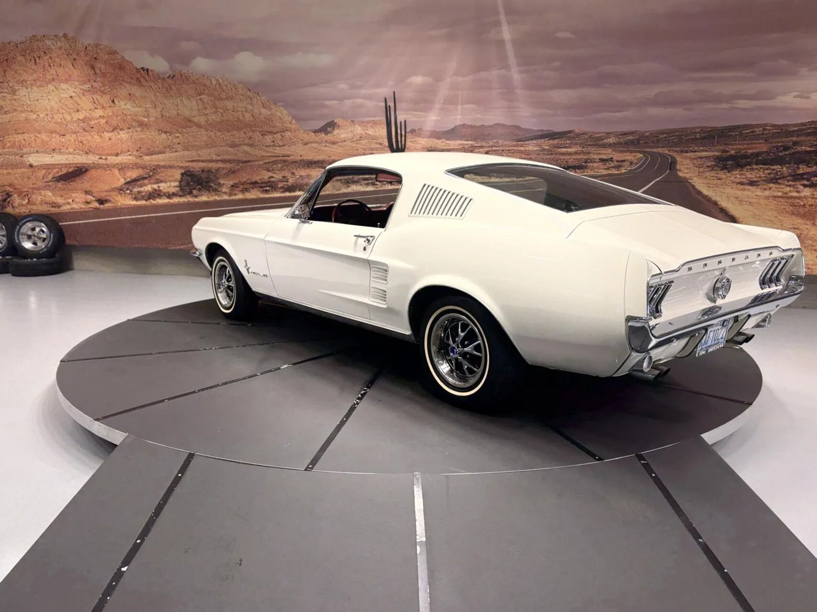 Ford Mustang (1967) — foto 1