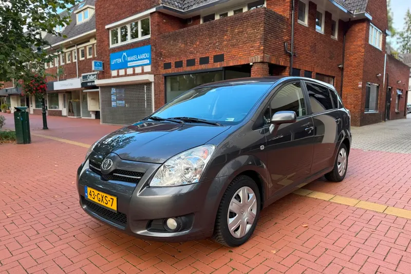 Toyota Verso (2008)