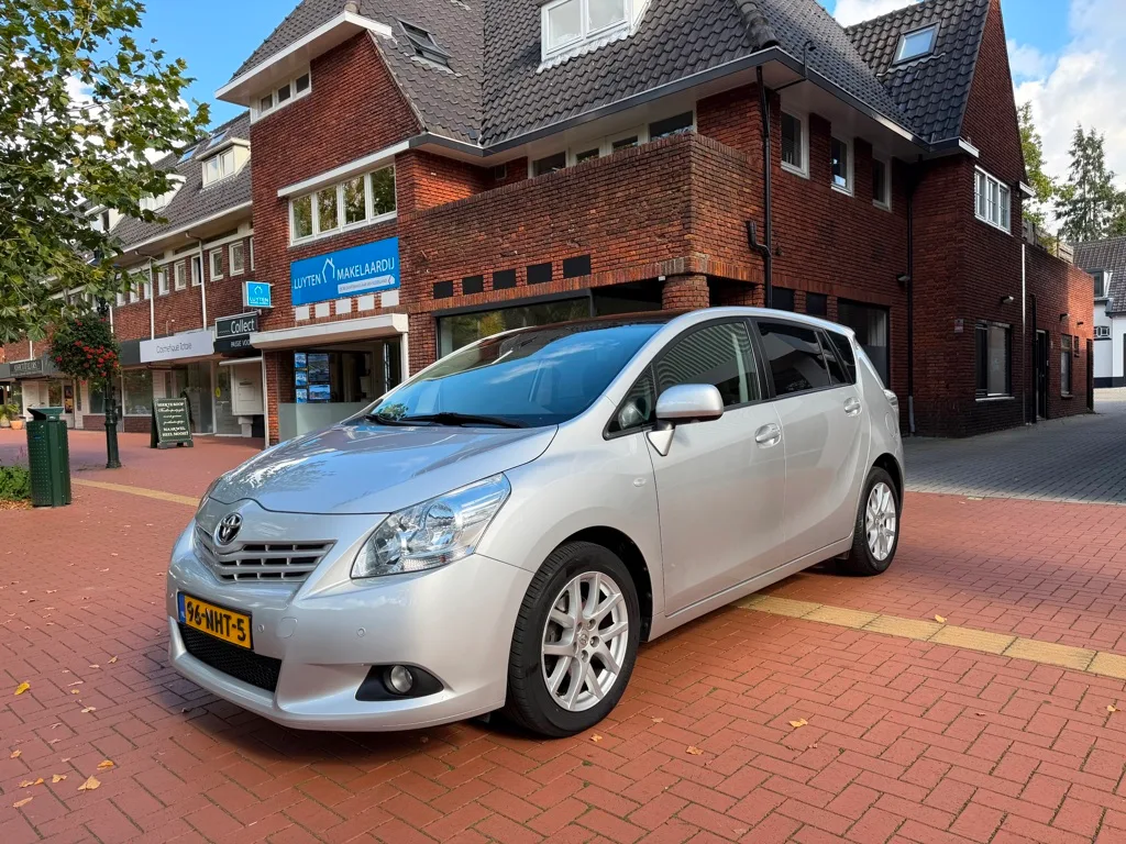 Toyota Verso (2010) — foto 1