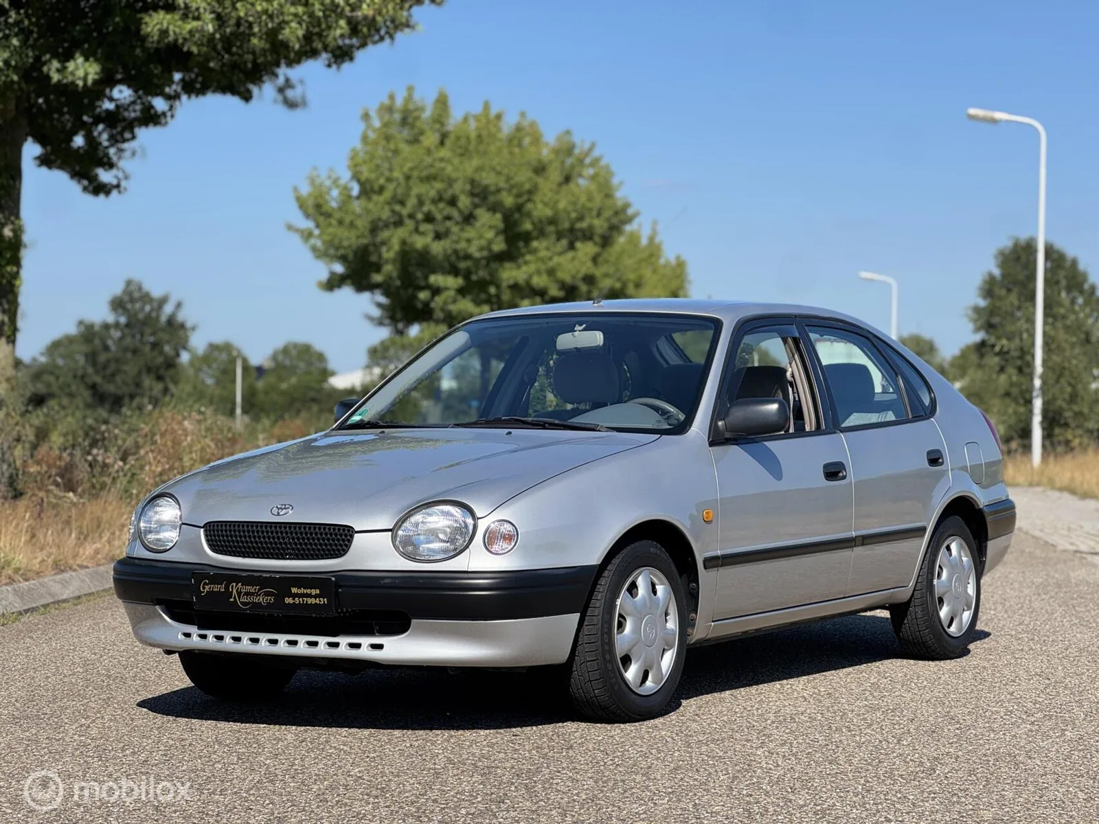 Toyota Corolla (1998) — foto 1
