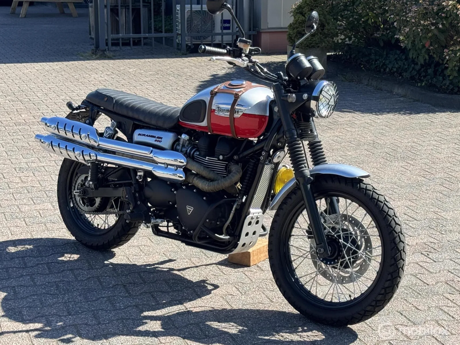 Triumph 900 (2014) — foto 1