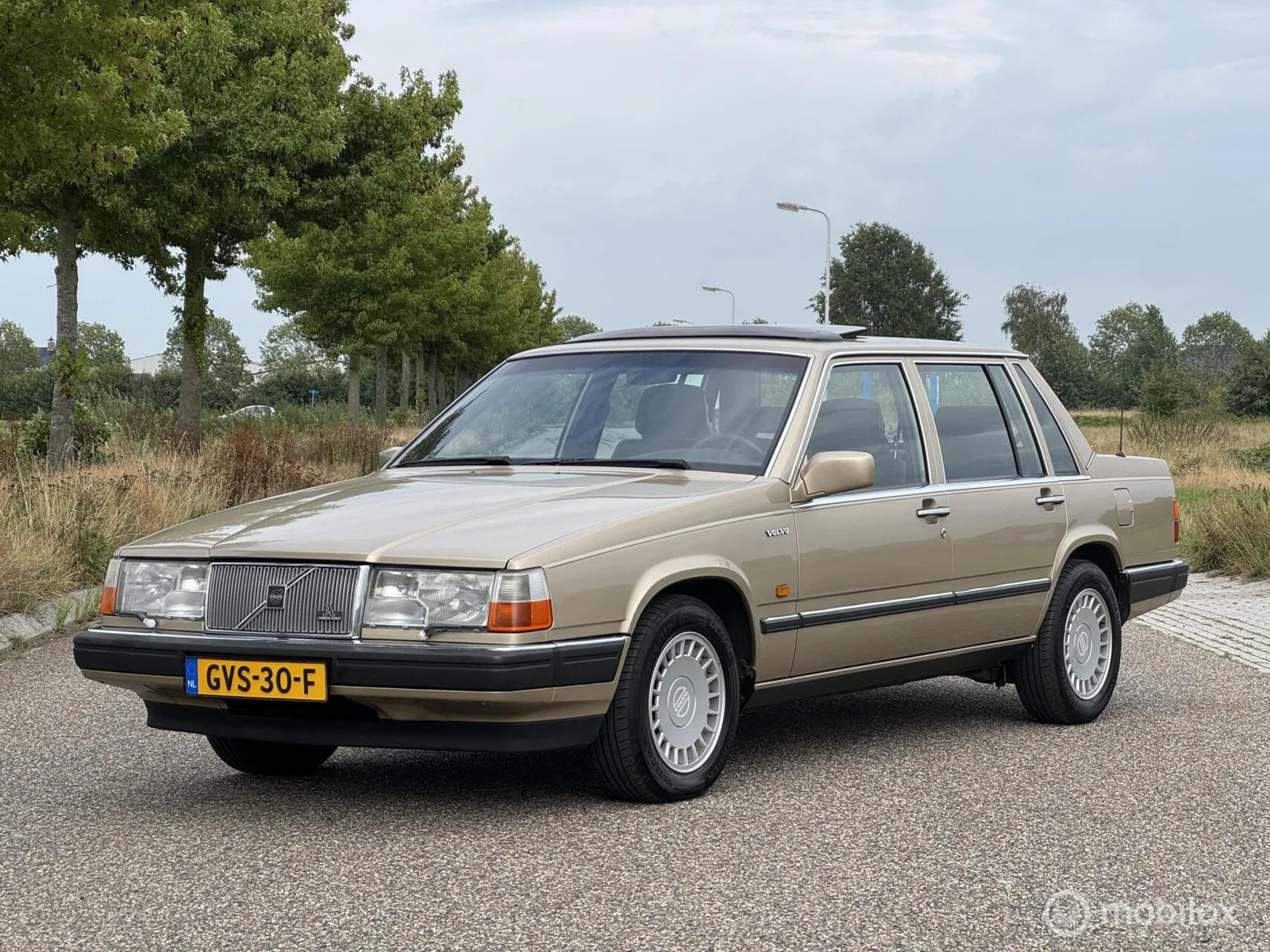 Volvo 760 (1989) — foto 1