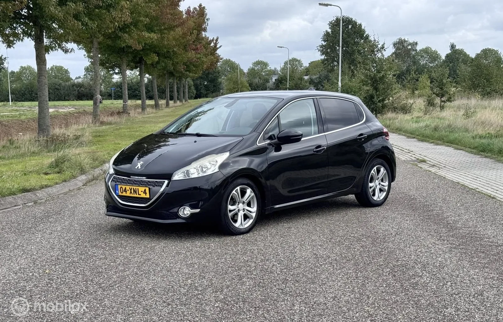 Peugeot 208 (2012) — foto 1