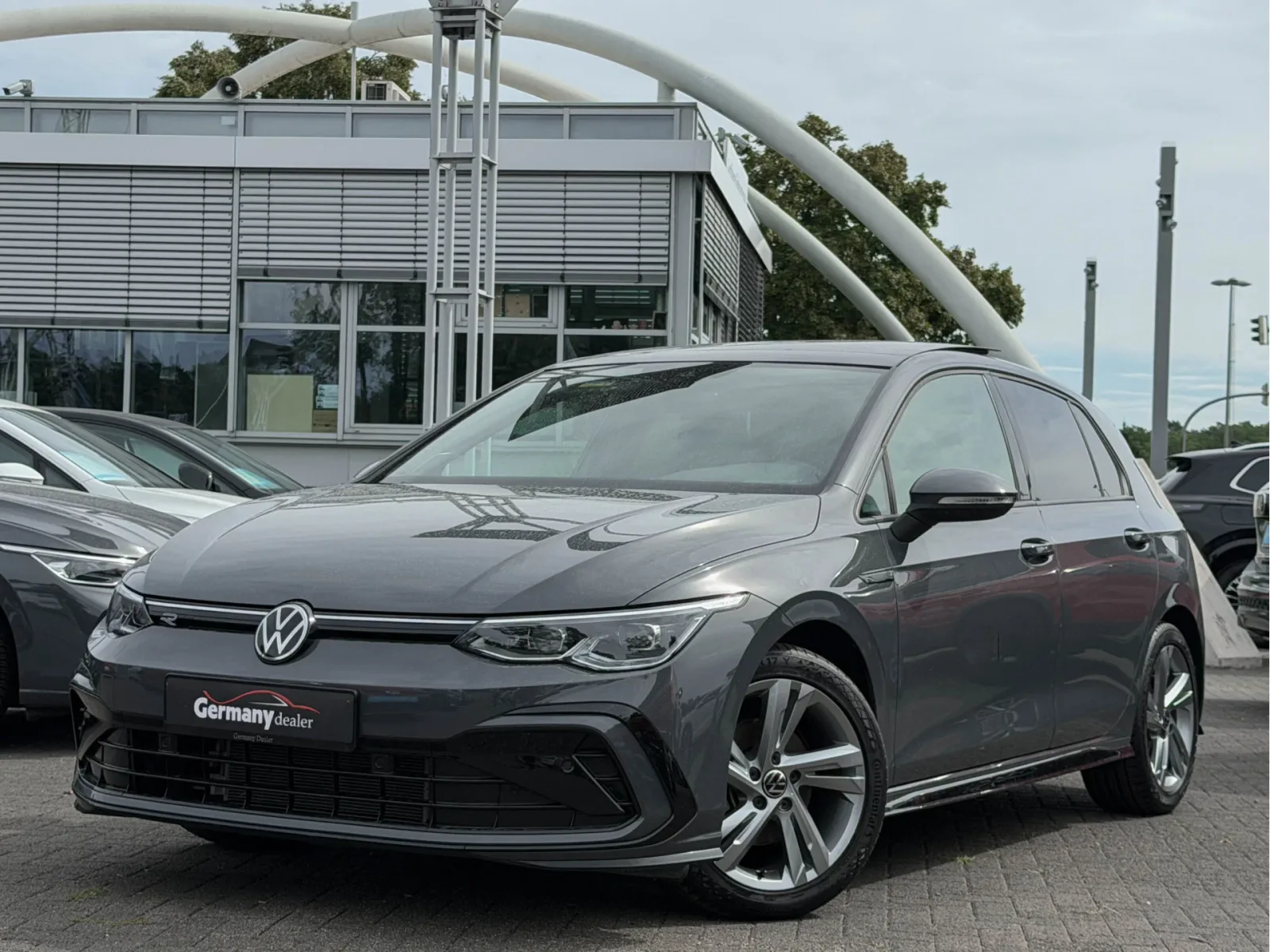 Volkswagen Golf (2023) — foto 1