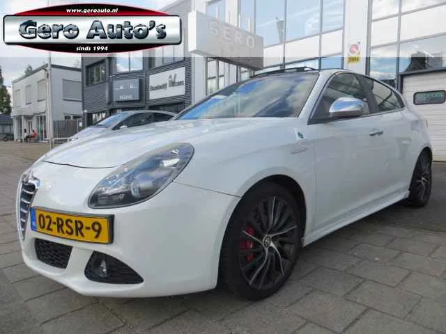Alfa Romeo Giulietta (2011) — foto 1