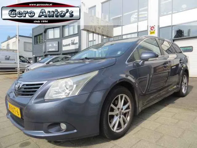 Toyota Avensis (2011) — foto 1
