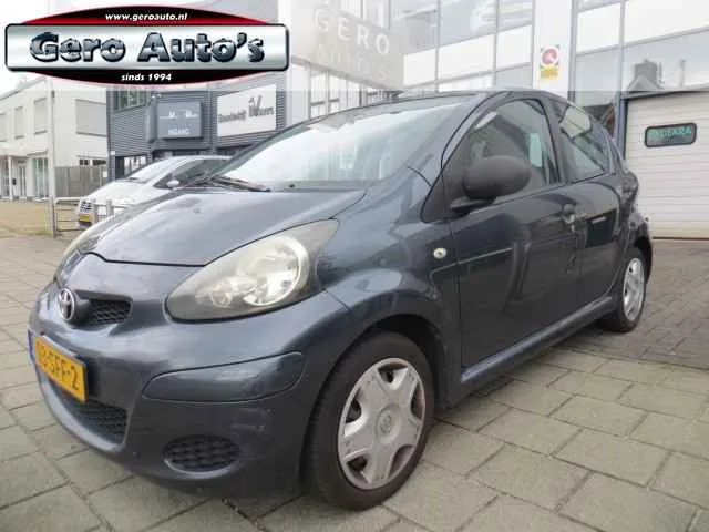 Toyota Aygo (2011) — foto 1