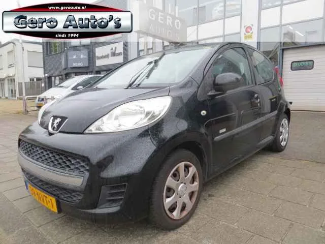 Peugeot 107 (2010) — foto 1