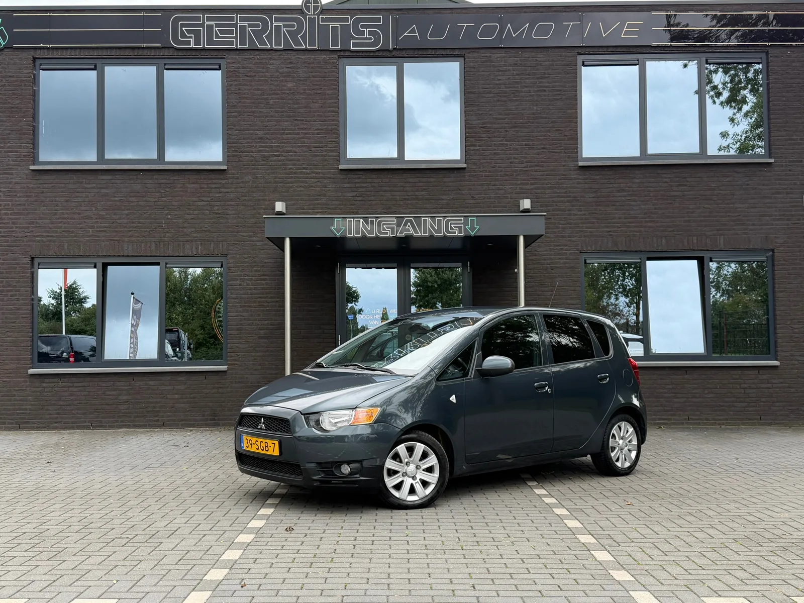 Mitsubishi Colt (2011) — foto 1