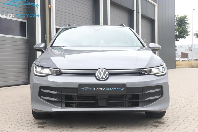 Volkswagen Golf (2024)