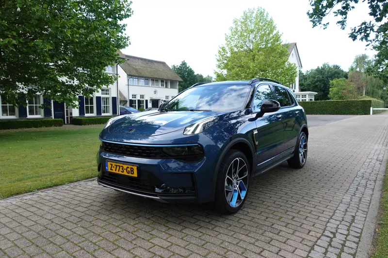Lynk & Co 01 (2023)