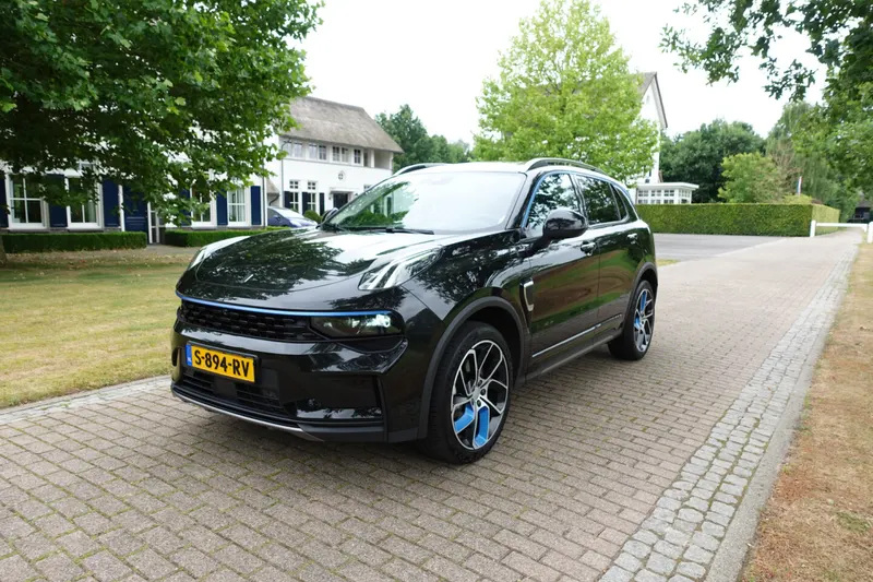 Lynk & Co 01 (2023)