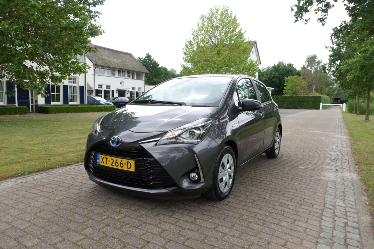 Toyota Yaris (2018) — foto 1
