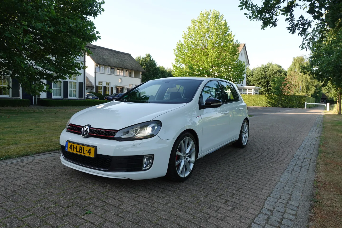Volkswagen Golf (2010) — foto 1
