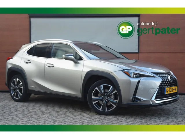 Lexus UX (2019) — foto 1