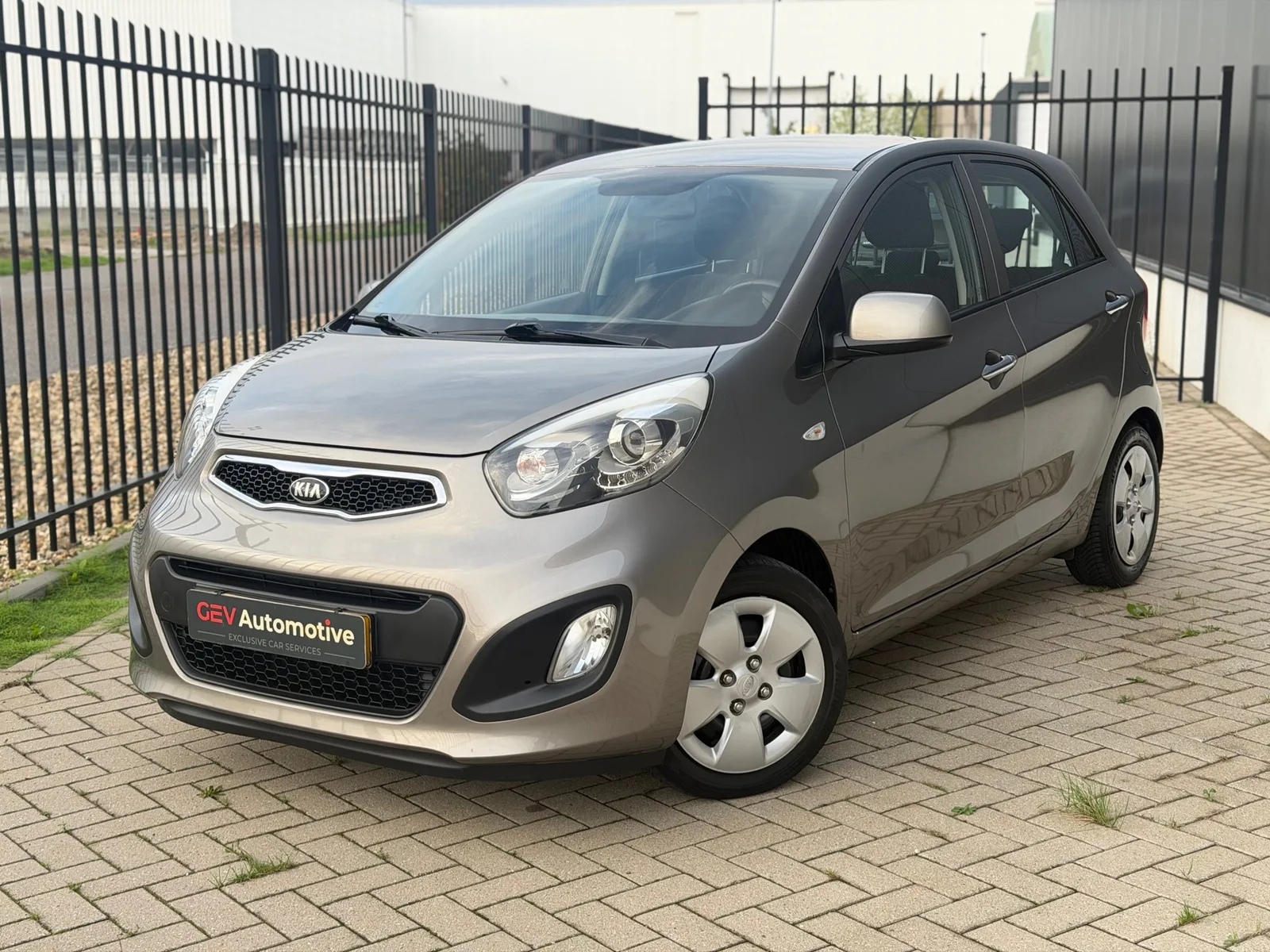 Kia Picanto (2014) — foto 1