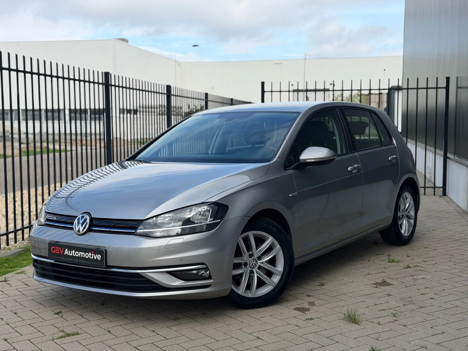 Volkswagen Golf (2018) — foto 1