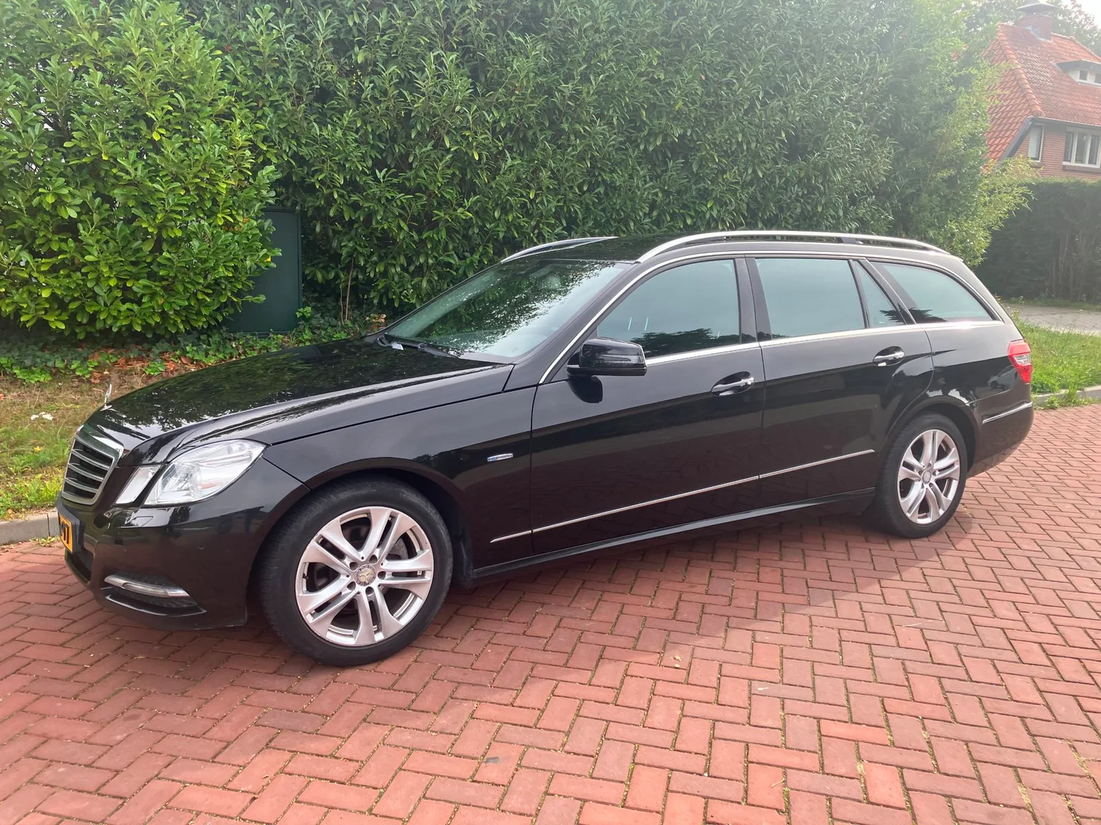Mercedes-Benz E-Klasse (2011) — foto 1