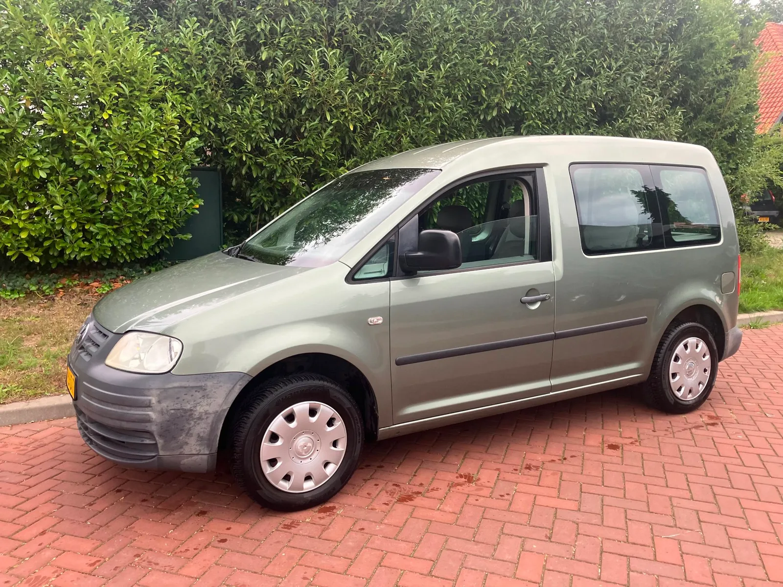 Volkswagen Caddy (2004) — foto 1