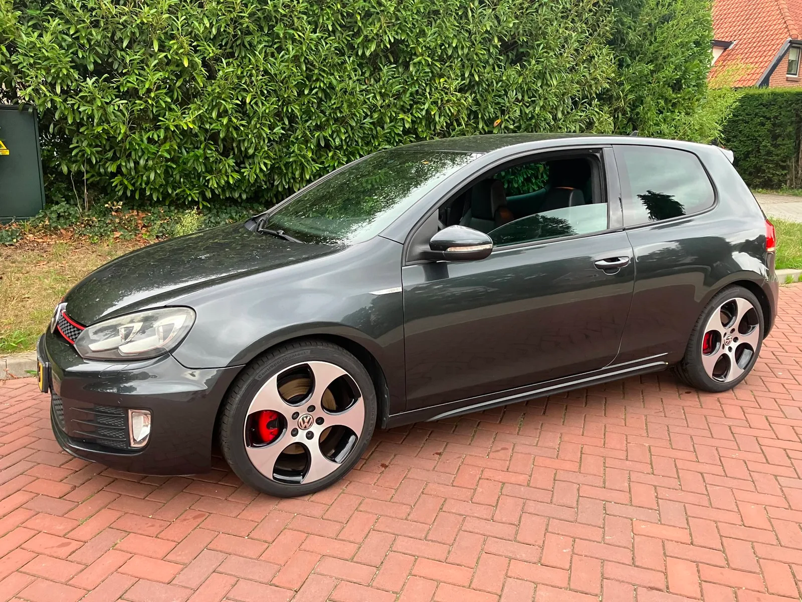 Volkswagen Golf (2010) — foto 1