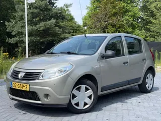 Dacia Sandero (2008) — foto 1