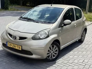 Toyota Aygo (2008) — foto 1