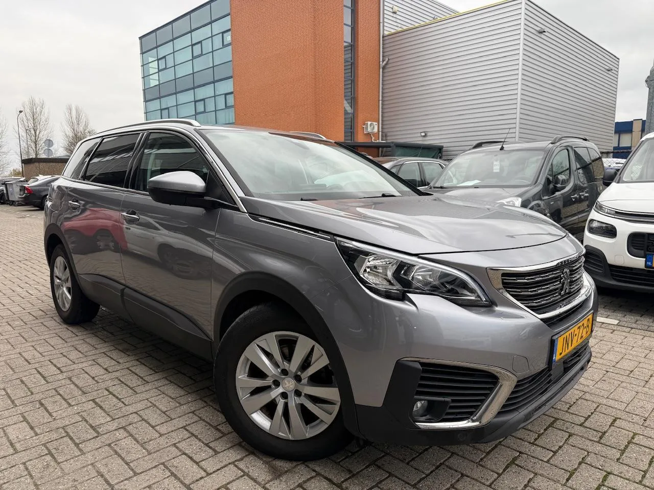 Peugeot 5008 (2018) — foto 1