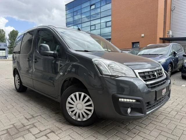 Peugeot Partner (2017) — foto 1