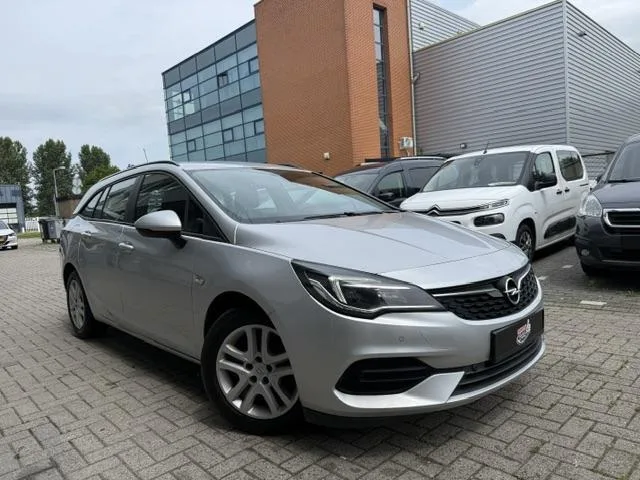 Opel Astra (2020) — foto 1