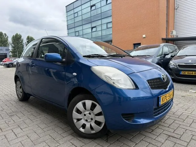 Toyota Yaris (2006) — foto 1
