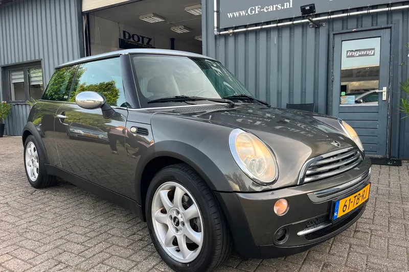 MINI One (2006)
