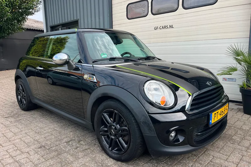 MINI One (2013)