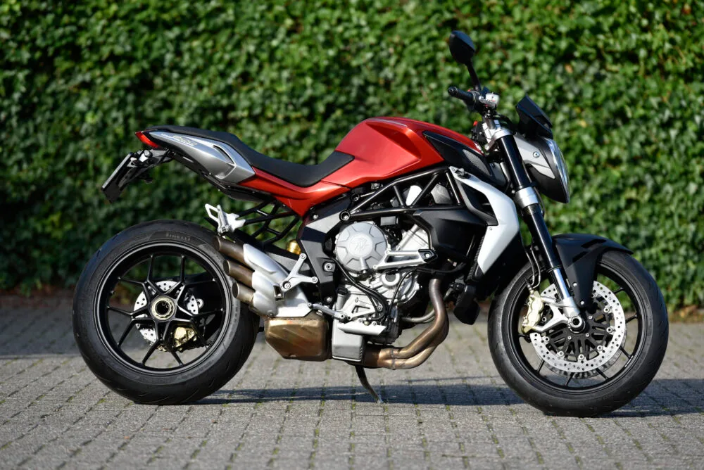 MV Agusta Brutale 800 (2015) — foto 1