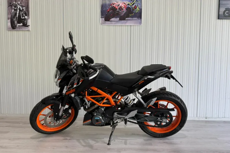 KTM Duke 390 (2016)