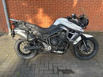 Triumph Tiger 800 XR (2017) — foto 1