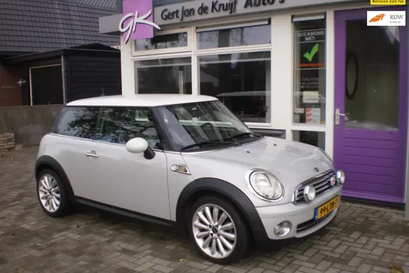 MINI Cooper (2010)