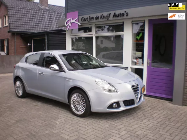 Alfa Romeo Giulietta (2015) — foto 1