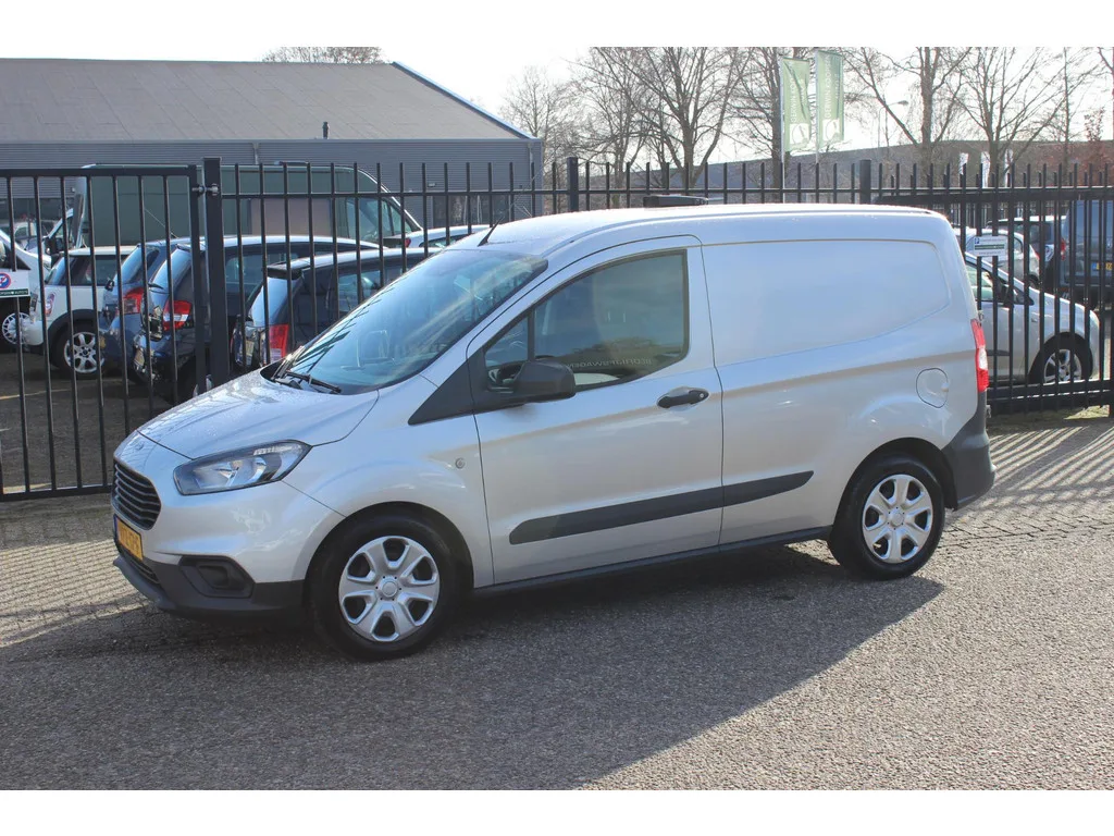 Ford Transit Courier (2022) — foto 1