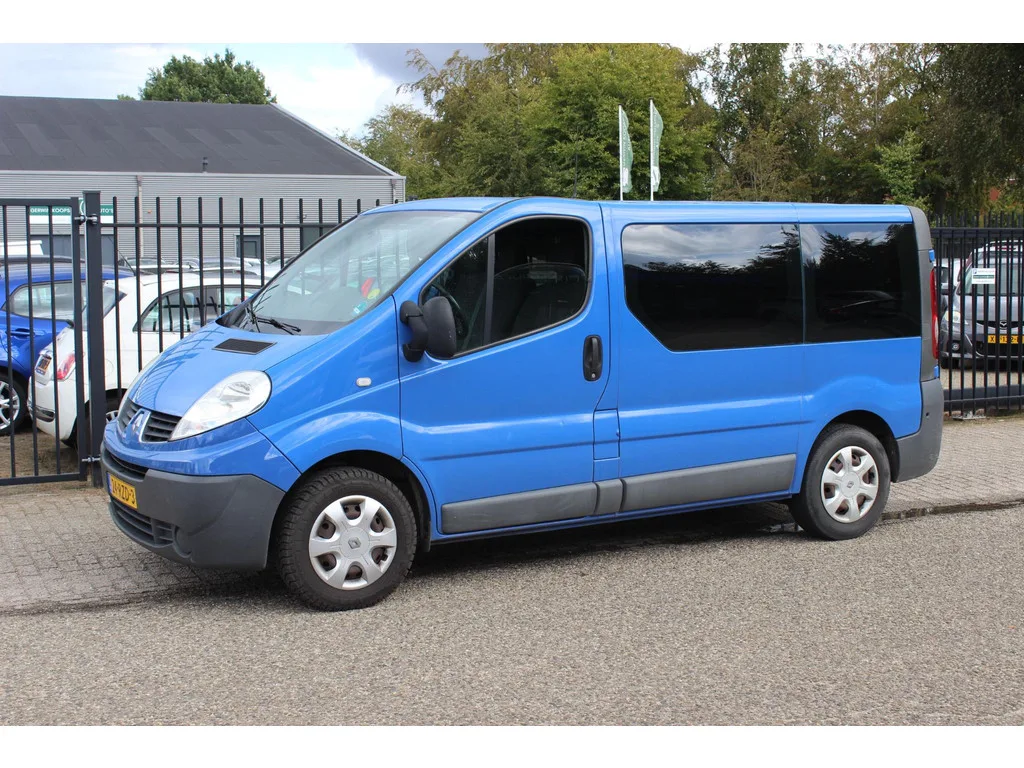 Renault Trafic (2011) — foto 1