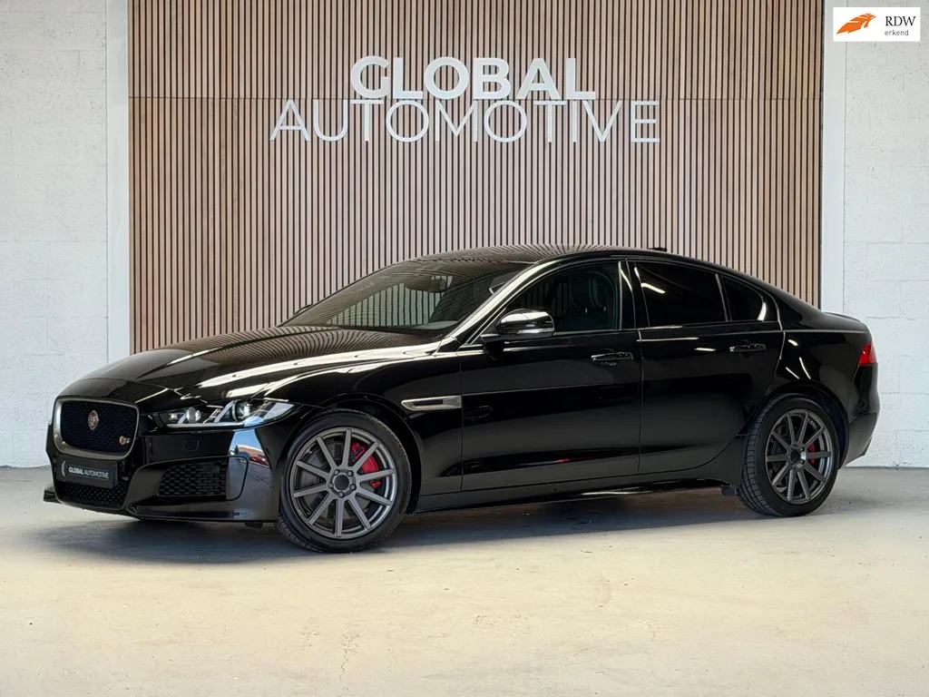 Jaguar XE (2016) — foto 1