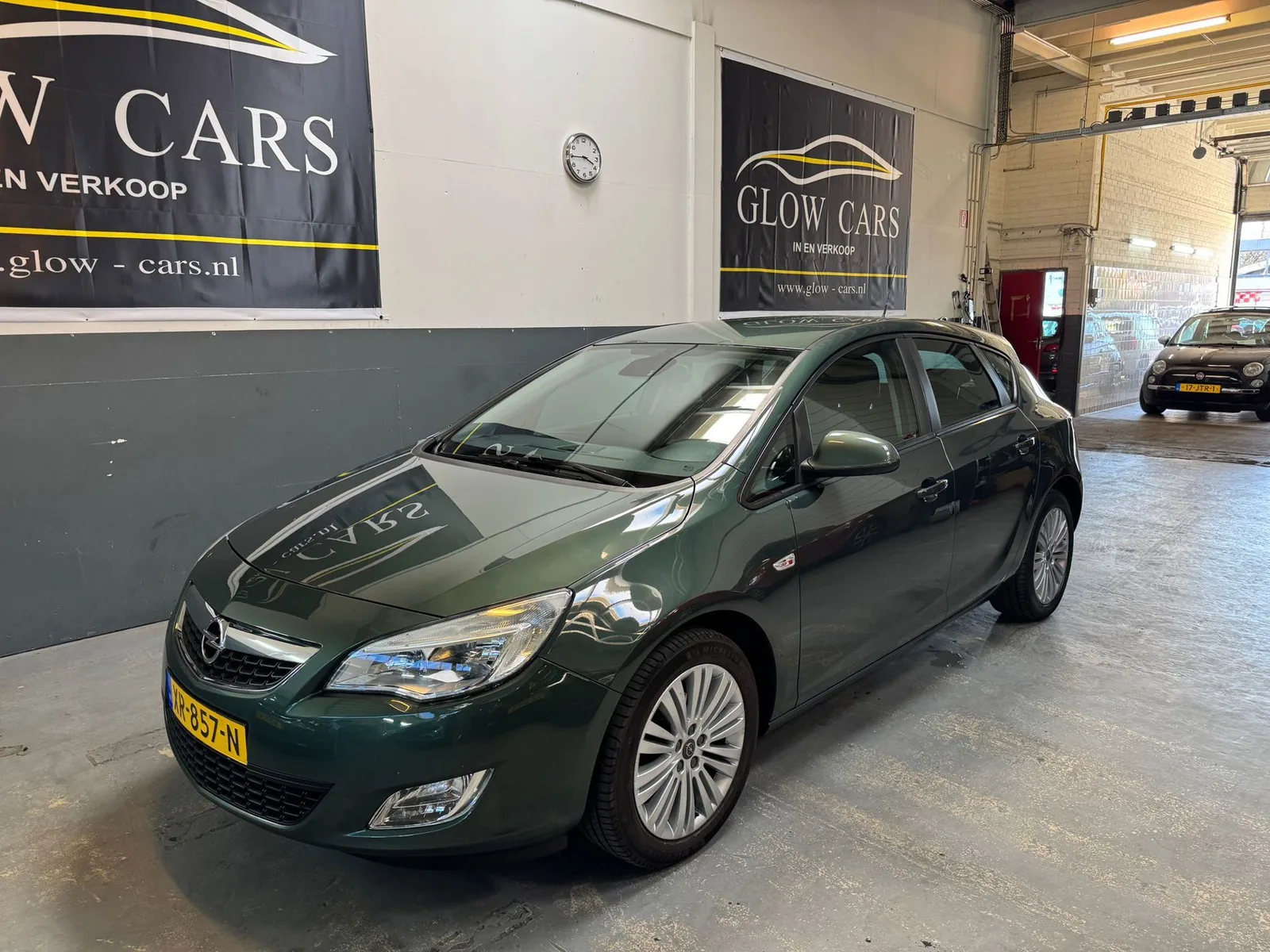 Opel Astra (2011) — foto 1