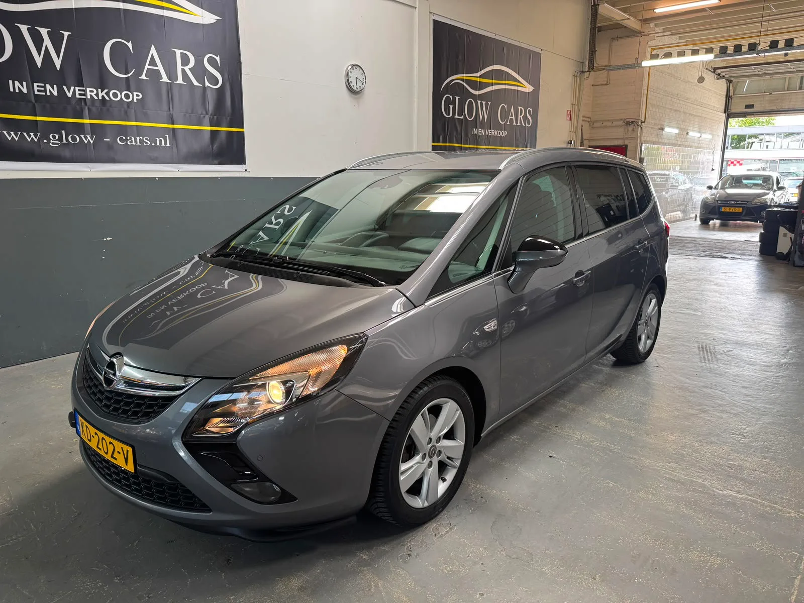 Opel Zafira (2016) — foto 1