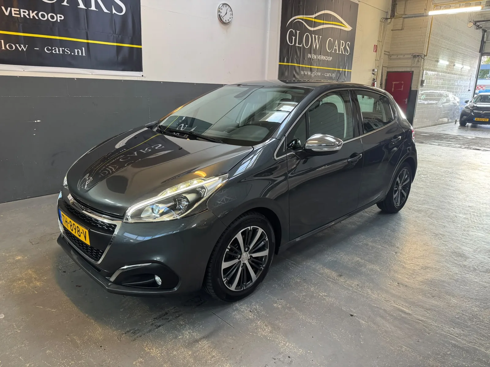 Peugeot 208 (2016) — foto 1