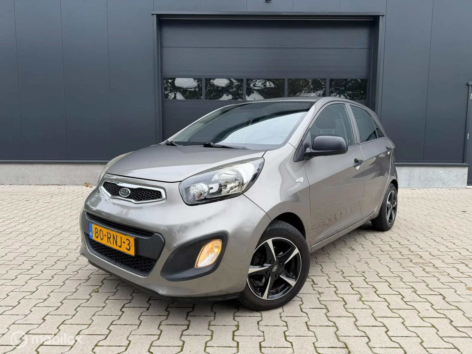 Kia Picanto (2011) — foto 1