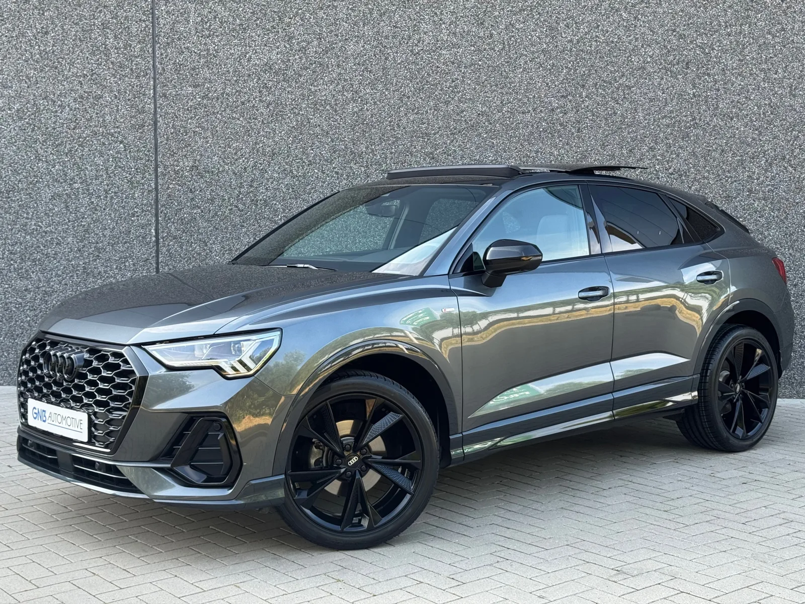 Audi Q3 Sportback (2020) — foto 1