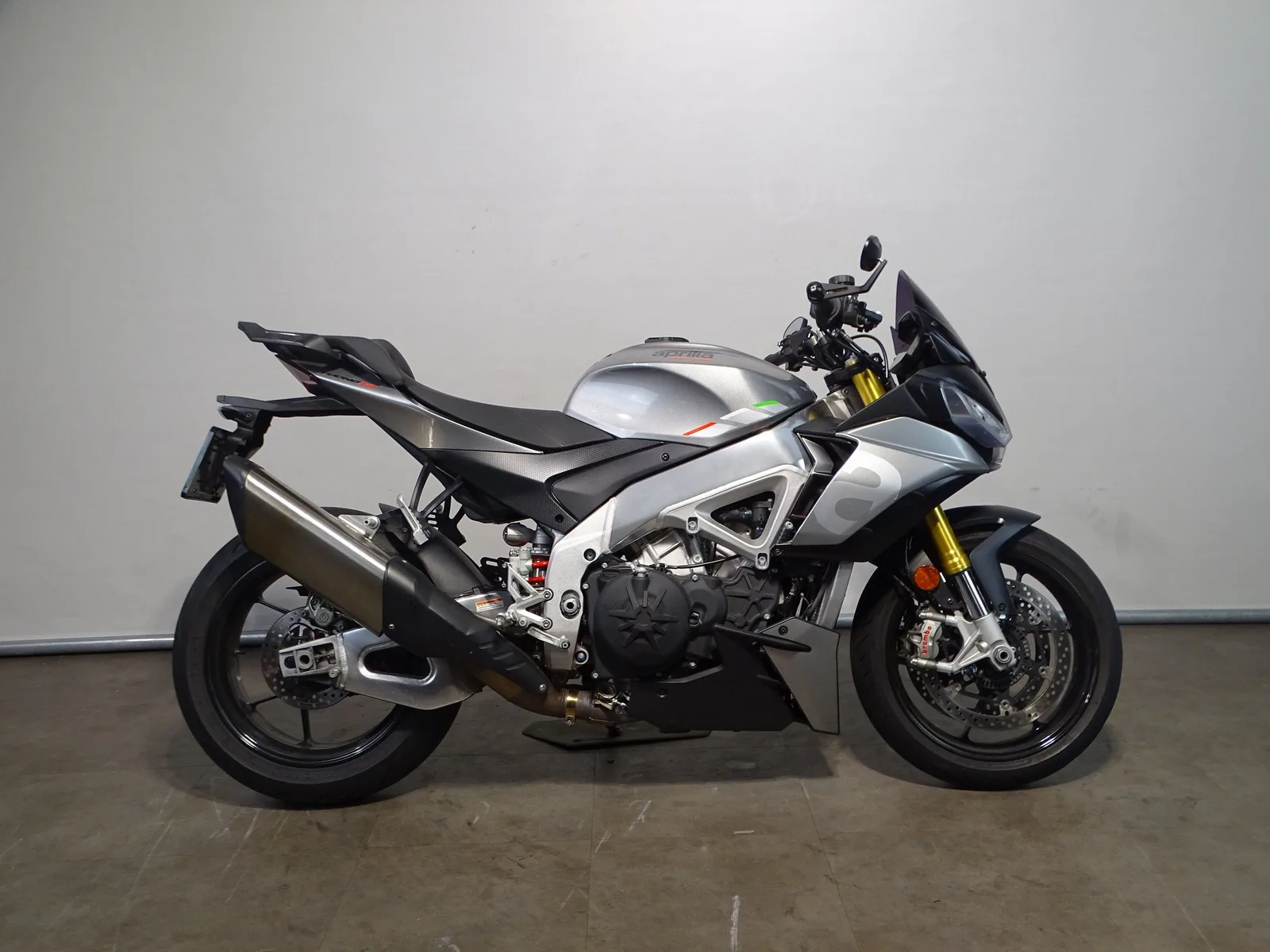 Aprilia Tuono V4 1100 (2022) — foto 1