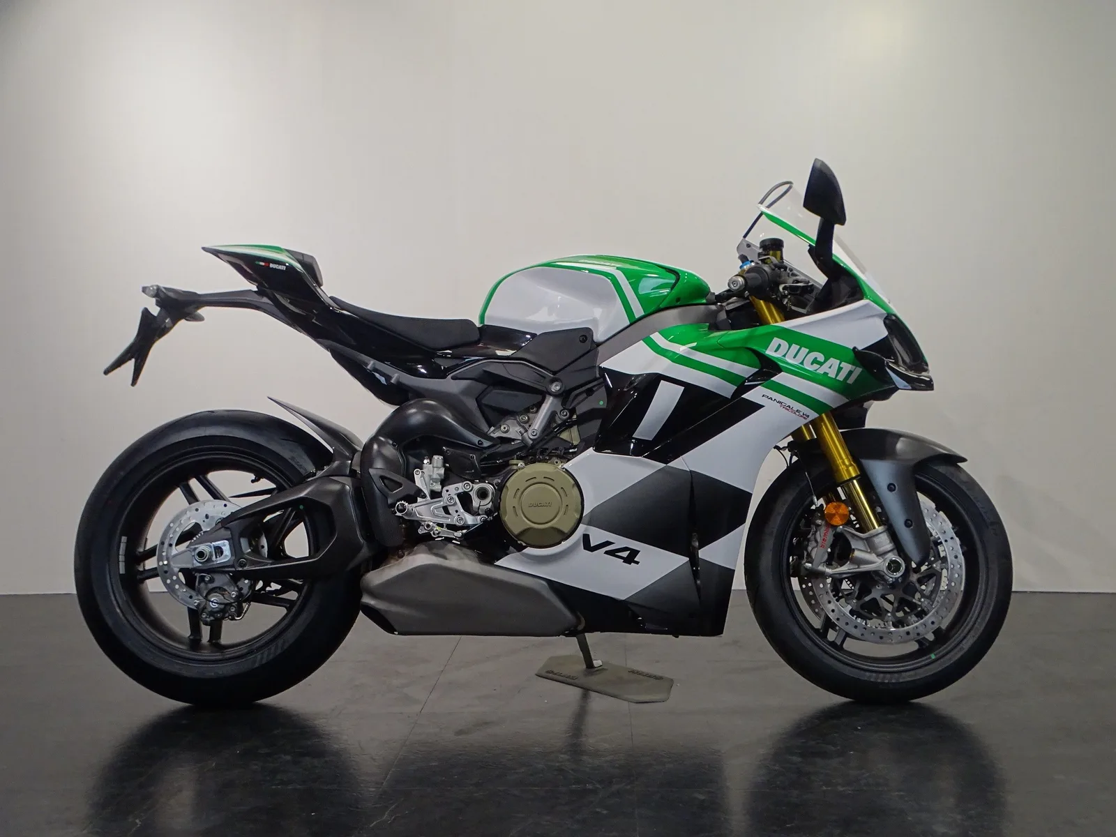 Ducati Panigale V4 (2025) — foto 1
