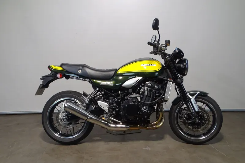 Kawasaki Z900RS (2024)