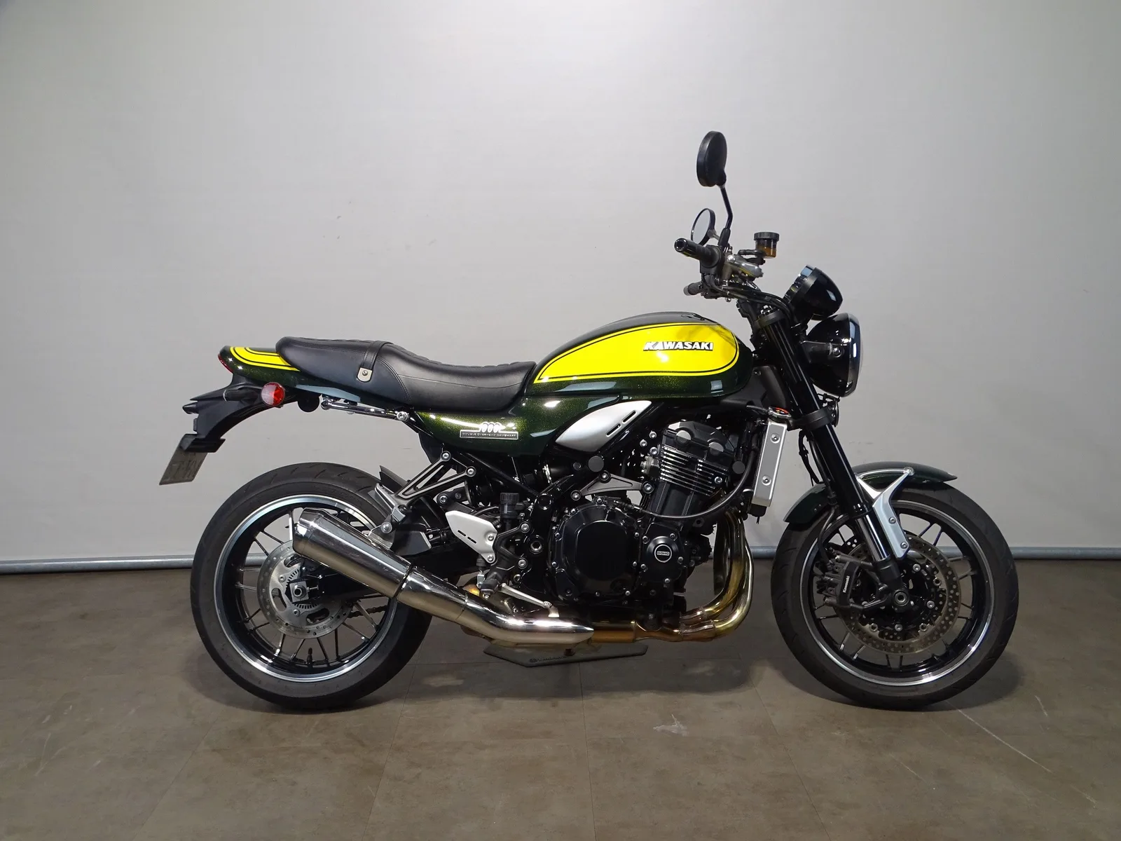 Kawasaki Z900RS (2024) — foto 1
